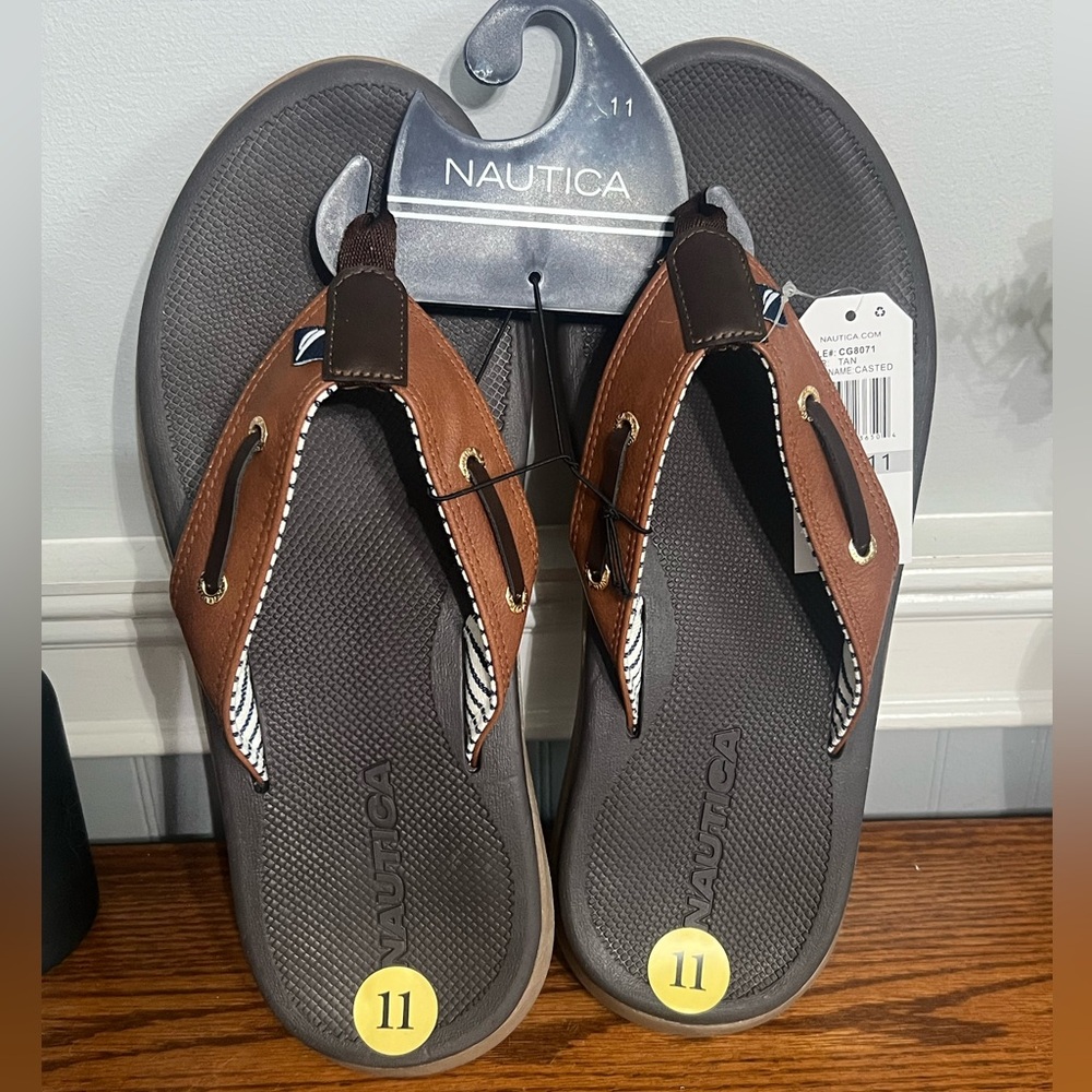NWT-Nautica Men's Brown and Gray Sandals